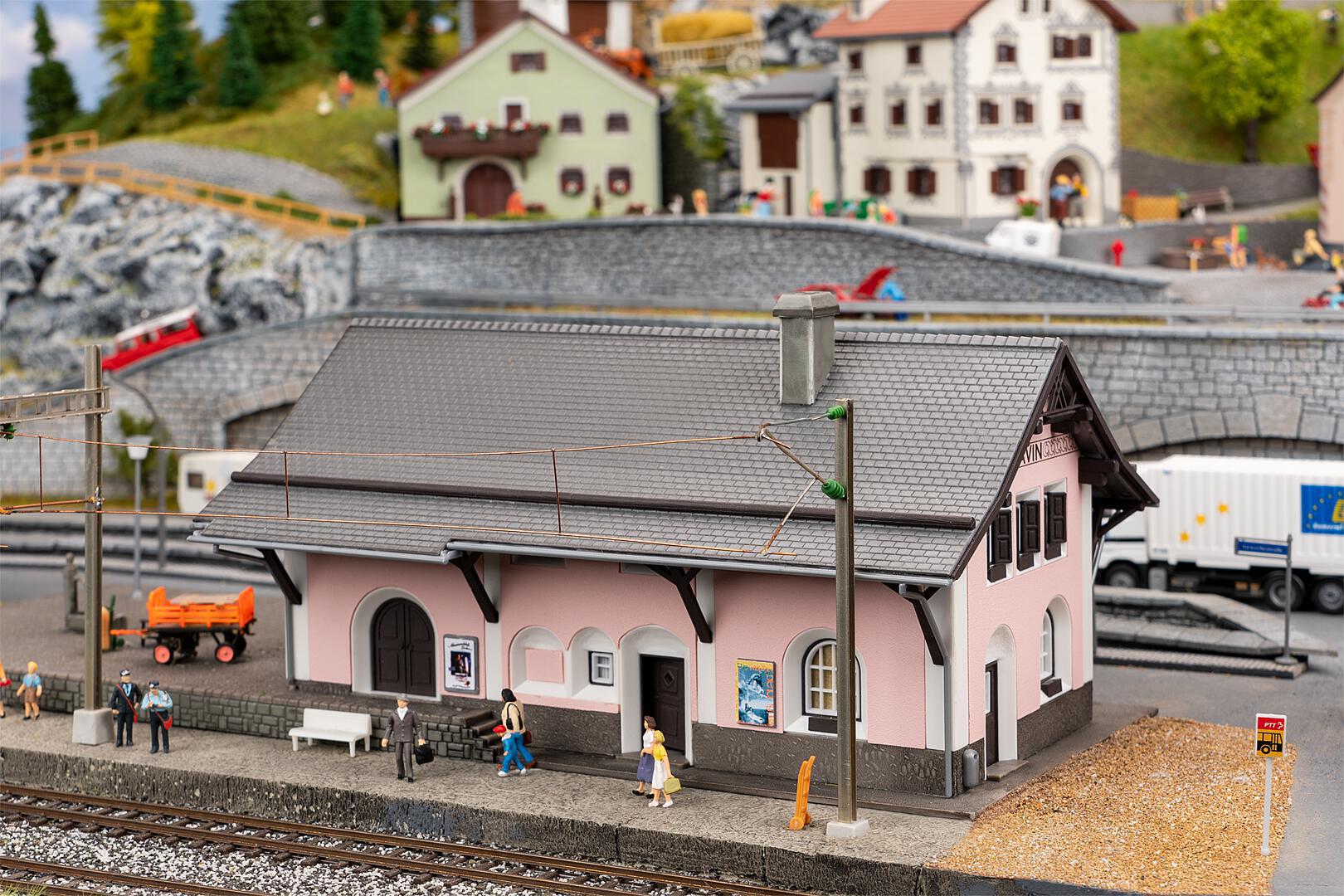 Stazione Lavin scala H0 Faller 110134