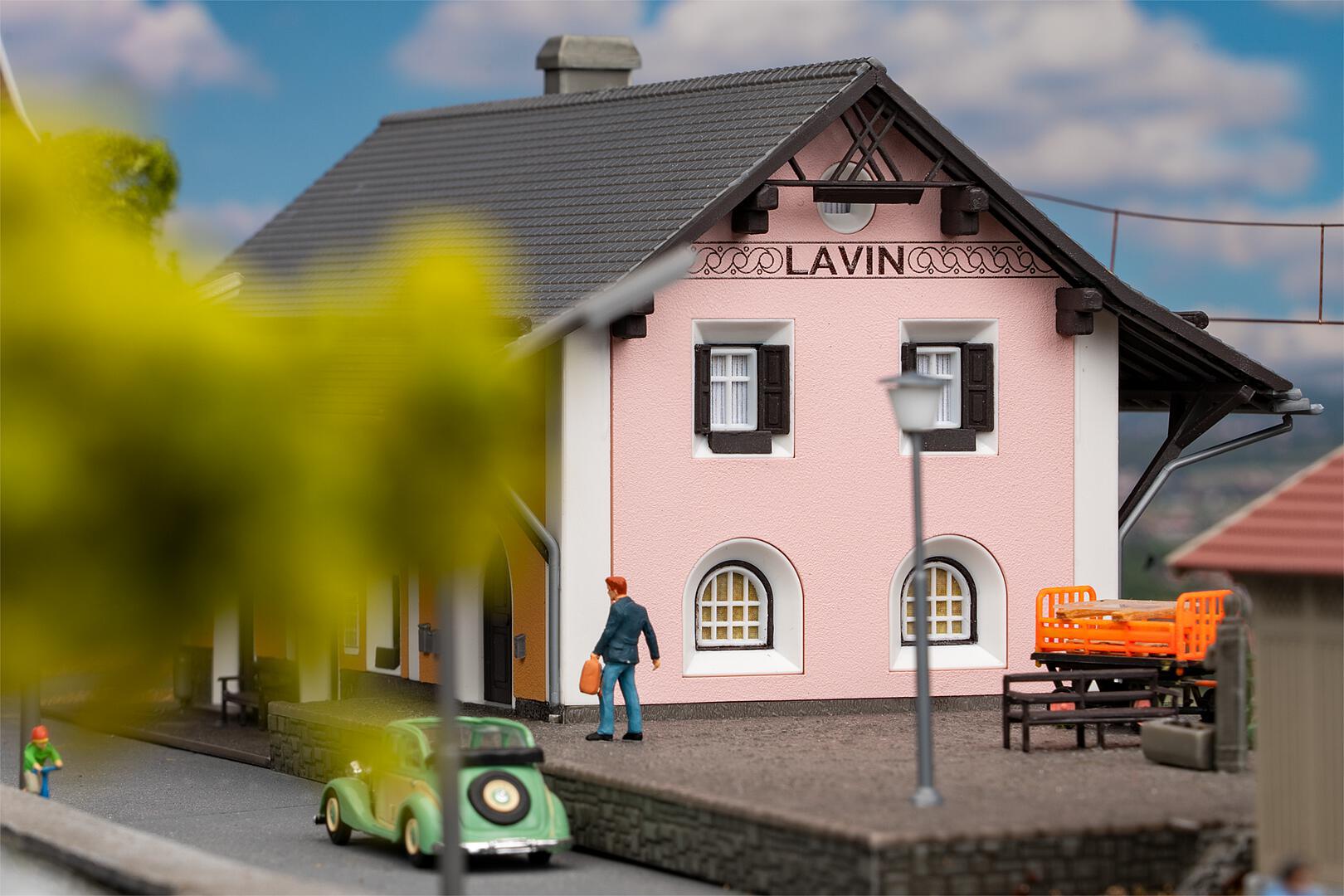 Stazione Lavin scala H0 Faller 110134