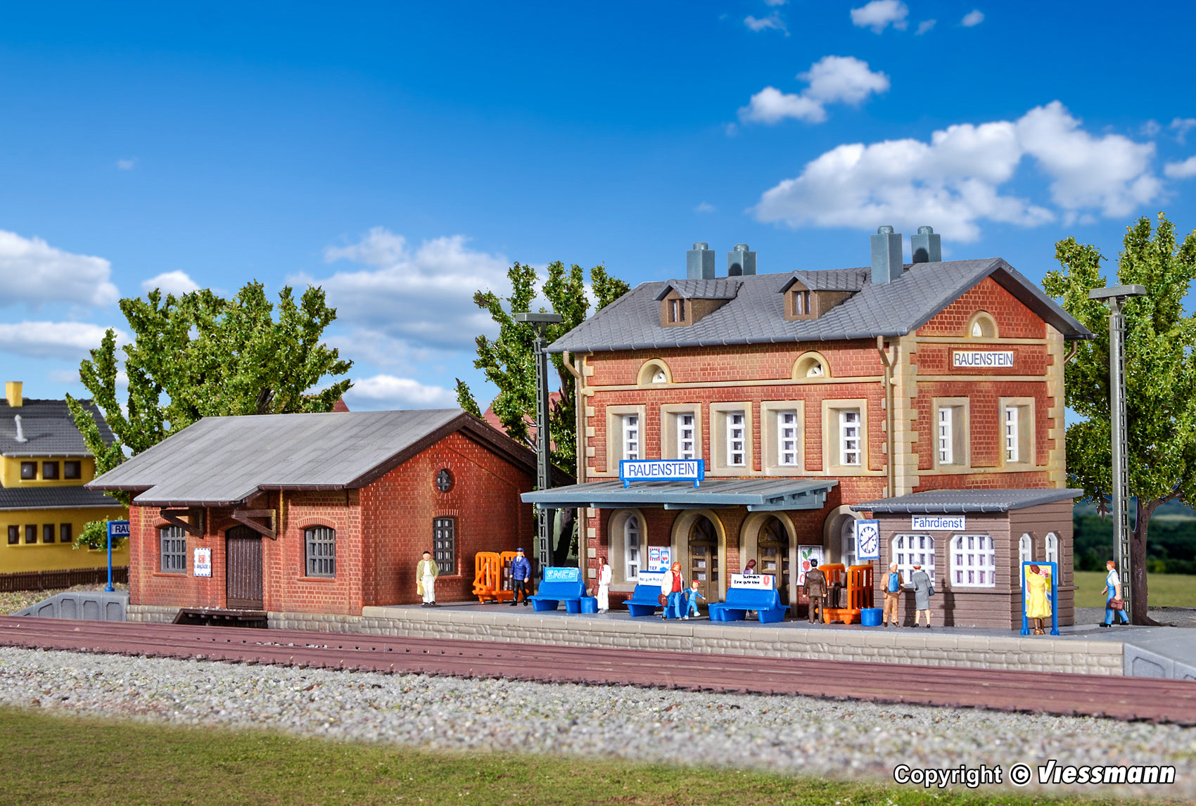 Stazione ferroviaria di Rauenstein con deposito merci scala N Kibri 37396